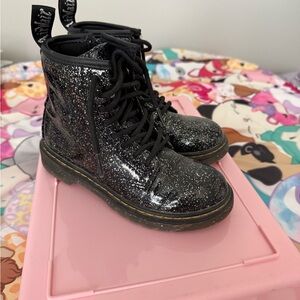 Dr. Martens Youth Glittler Boots
Size: 1
Brand: Dr. Martens
